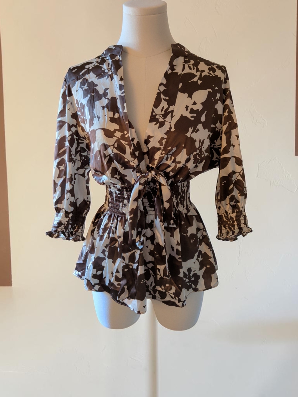 BCBGMAXAZRIA Boho Smocked Tie Front Peplum Blouse Brown Cream XL